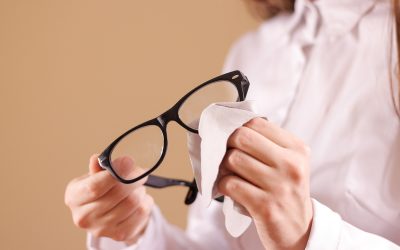 Koroonaviirus ja prillid: prillide puhastamine viiruse vältimiseks