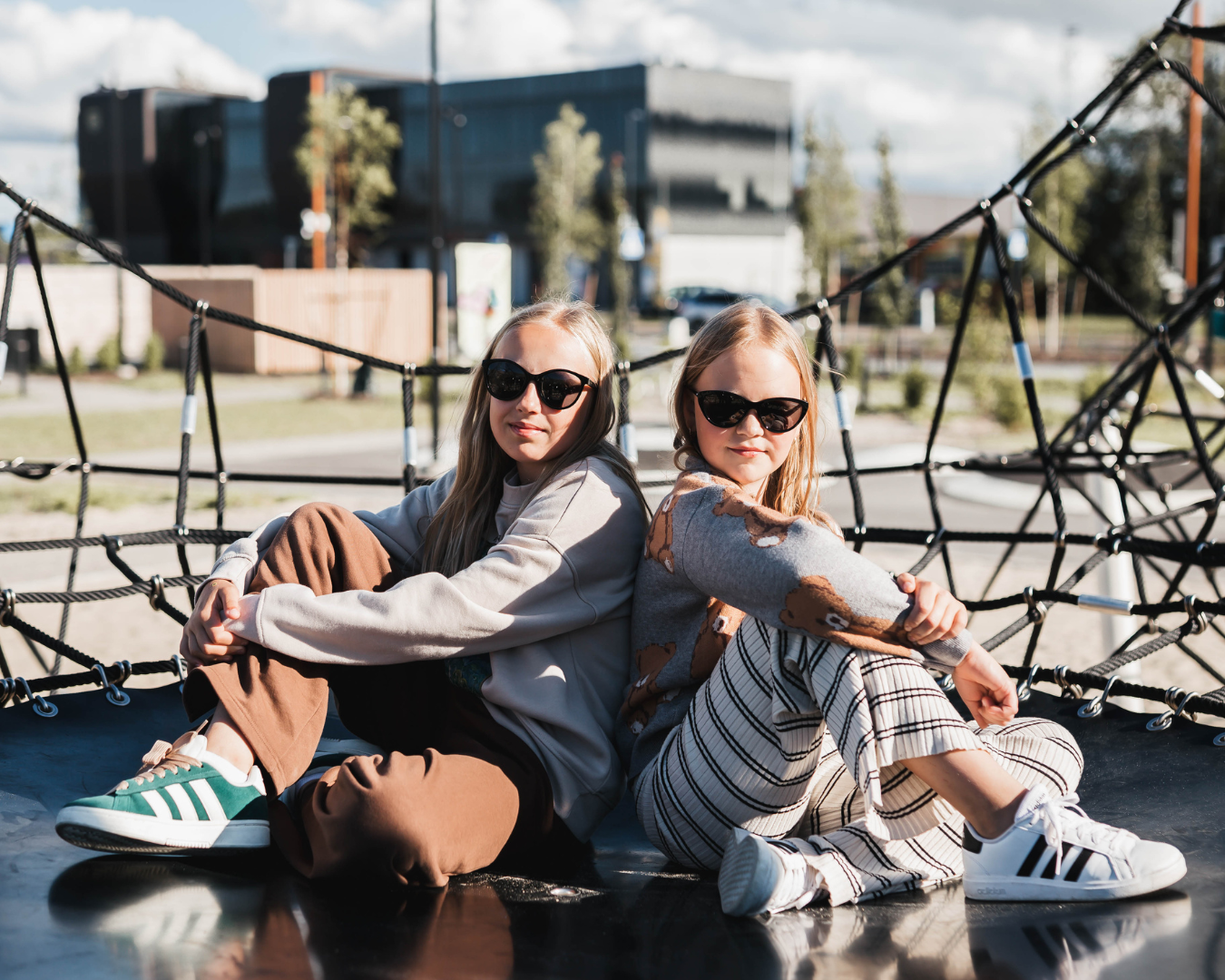 Uuringud on näidanud, et rohkem õues veedetud aega on seotud väiksema müoopia ehk lühinägevuse tekkeriskiga, mis aitab lapse silmade normaalset arengut toetada.